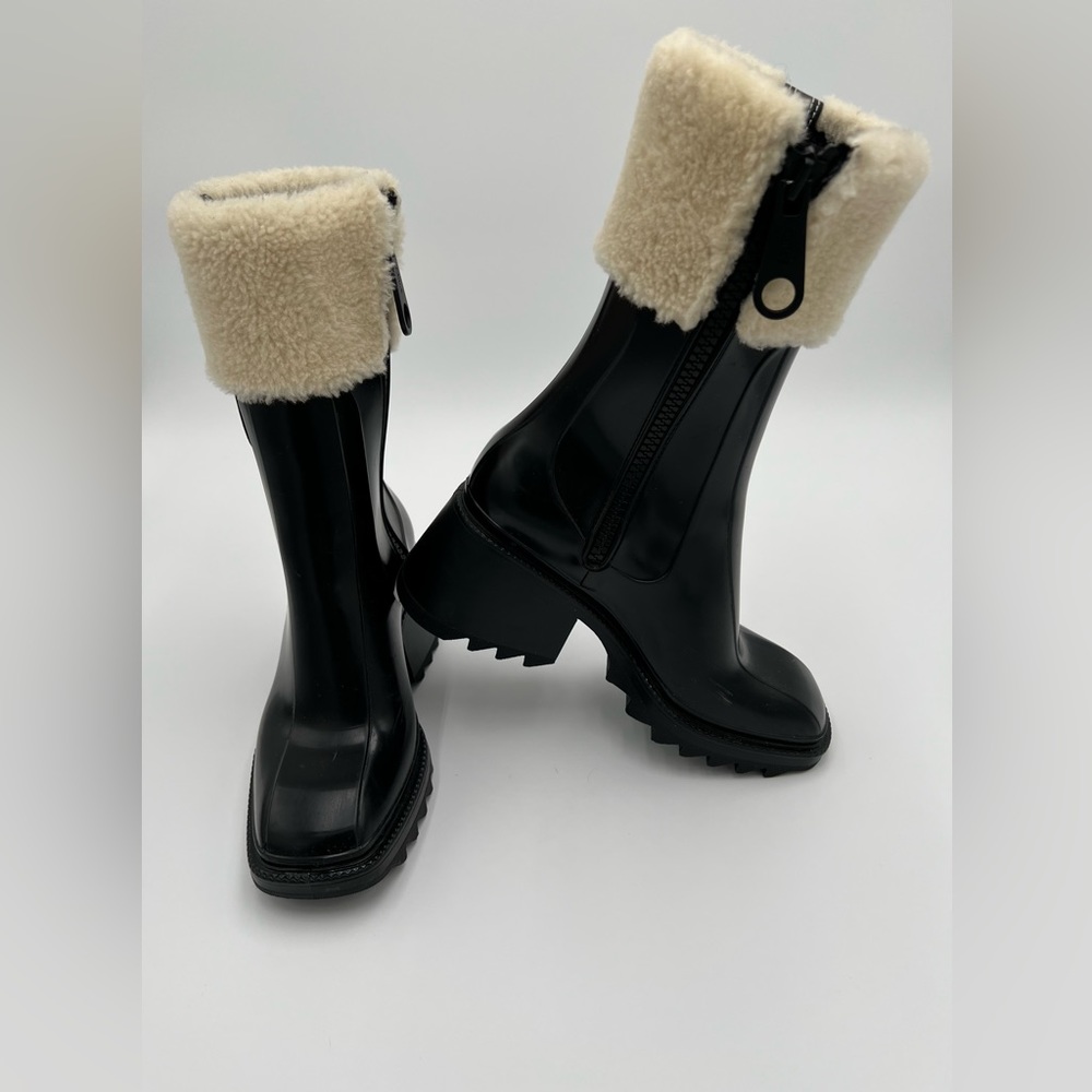 COPY - Chloé rubber boots with fur trim.